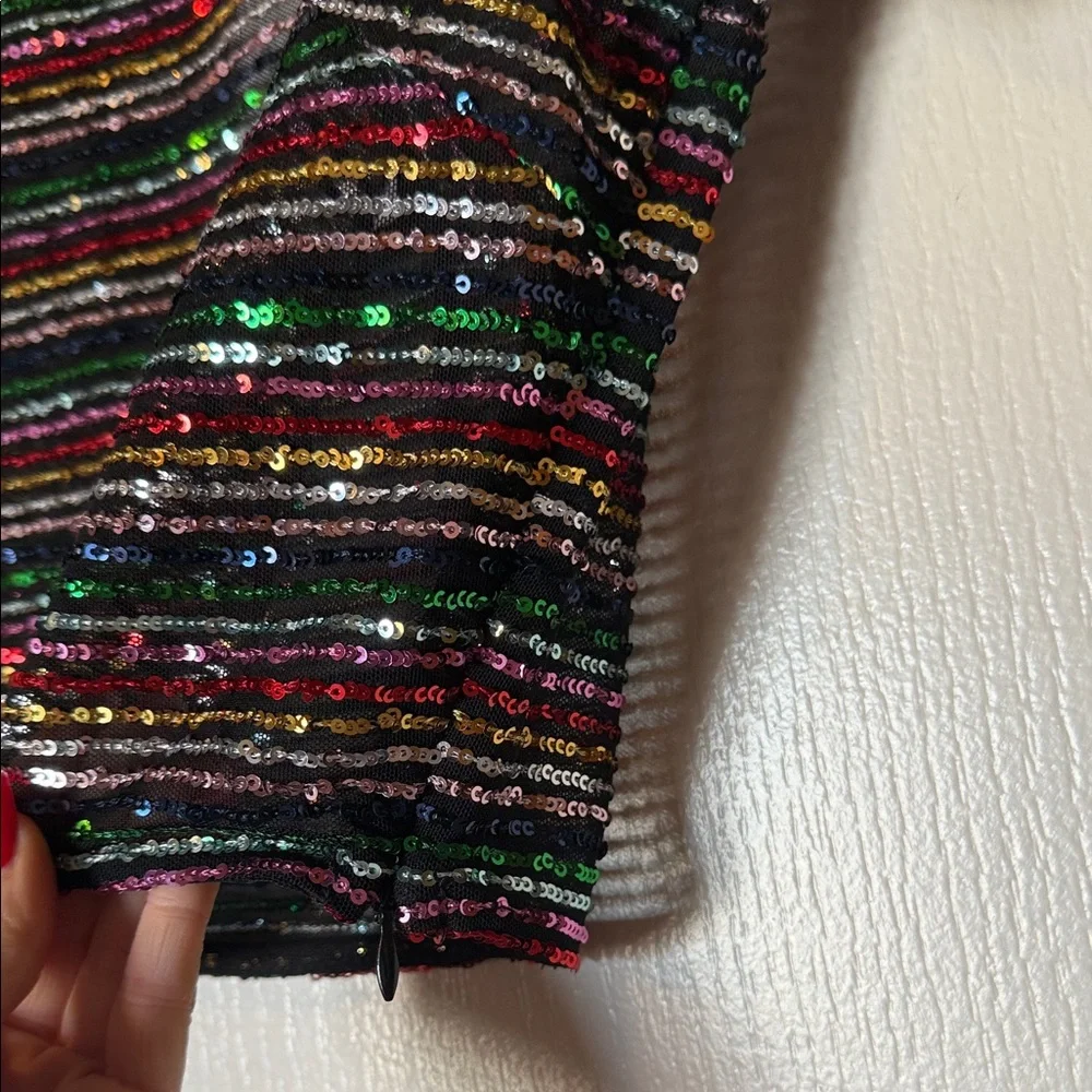 Glittering Multicolor Sequin Crop Top - Picture 4 of 5